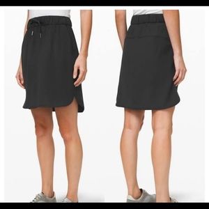 LULULEMON ON THE FLY SKIRT SIZE 4